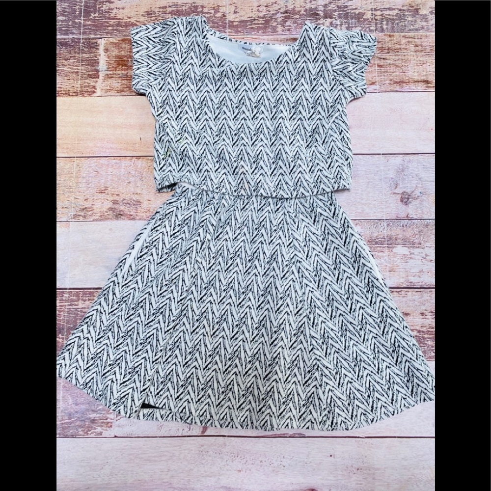 Area Code 407 girls‎ dress size 8